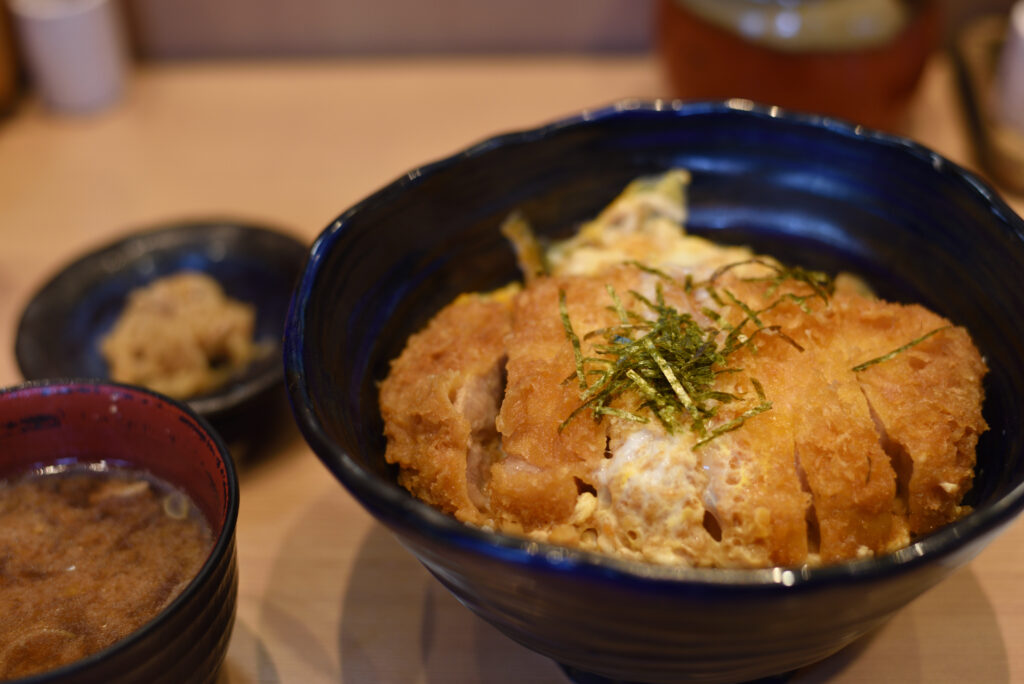 「かつ丼(大盛)」写真