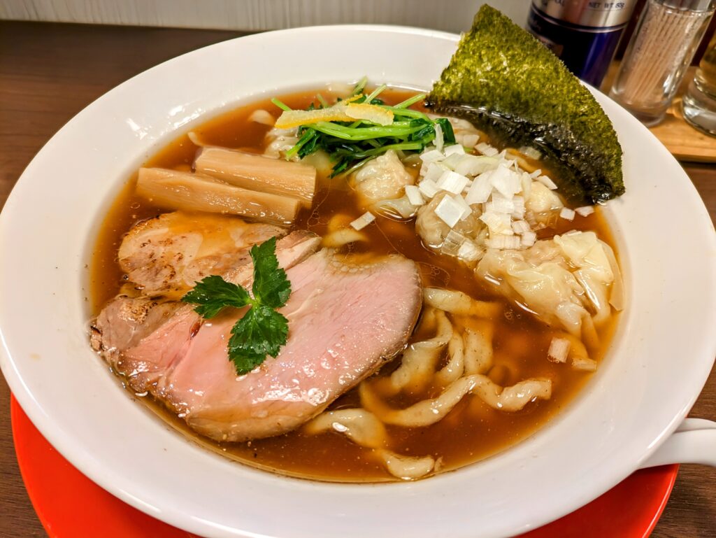 わんたん麺(醤油)