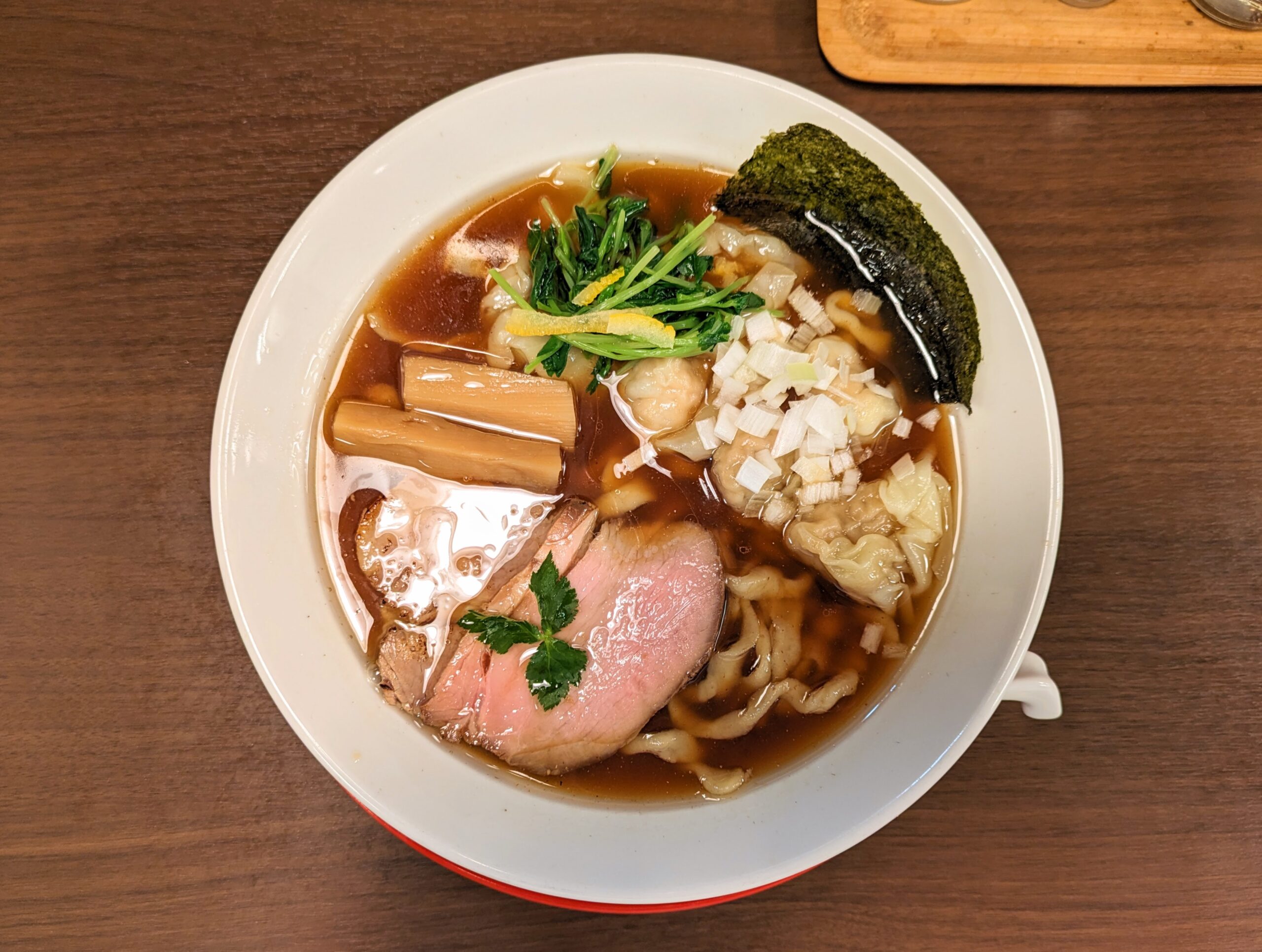 わんたん麺(醤油)写真